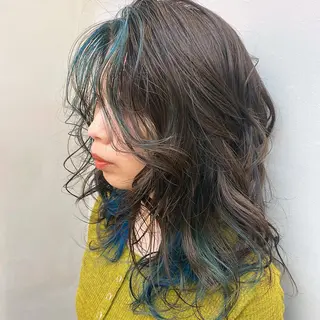 セミロング カラー 岡野 静華のヘアスタイル