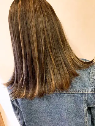 ミディアム Lit.豊橋 夏目のヘアスタイル