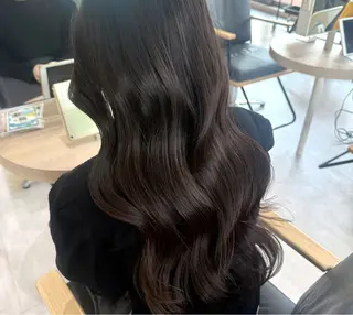 ロング Zina天神🌻田中 愛香のヘアスタイル