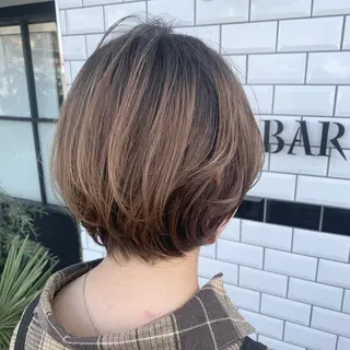 ショート 喜友名 泉樹のヘアスタイル