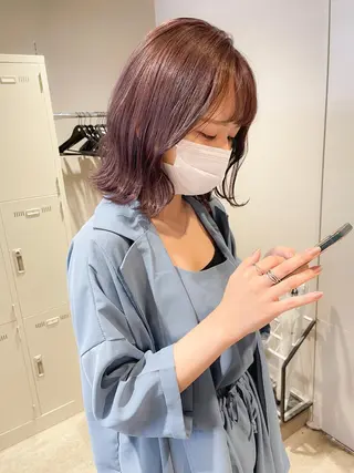 ミディアム カラー ハイトーン×レイヤー カットTAKUMIのヘアスタイル