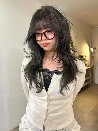 ロング カラー mizuki/ピンク ベージュ.レイヤーのヘアスタイル
