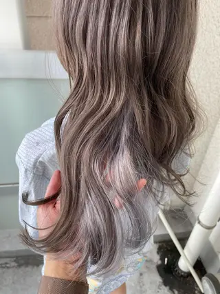 ロング カラー 岩谷/ブリーチ 🪽透明感カラーのヘアスタイル
