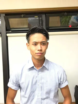 ショート パーマ メンズ 牧 颯斗のヘアスタイル