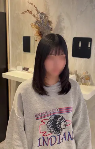 セミロング 石川 花奈のヘアスタイル