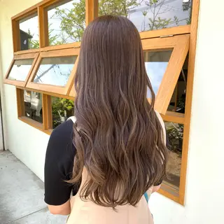 ロング カラー 山本 知佳のヘアスタイル