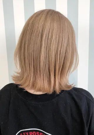 ミディアム カラー 小顔レイヤー/ ベージュ🤍Rieのヘアスタイル