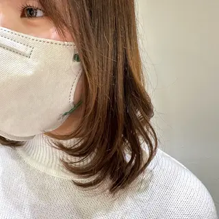 ミディアム 伊藤 旭華のヘアスタイル