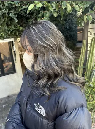 カラー 🌈ハイライト特化 🌈 🐶ノザワ🐶のヘアスタイル