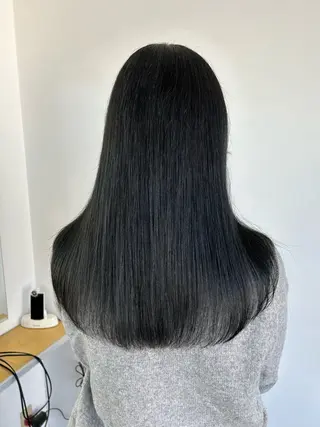 ロング カラー 小澤 志穂のヘアスタイル