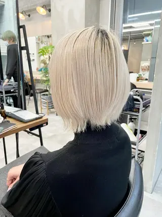 ショート カラー カット・ブリーチ TAIGAのヘアスタイル