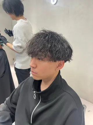 ショート パーマ メンズ ⚡メンズパーマフ ェードカットTomyのヘアスタイル