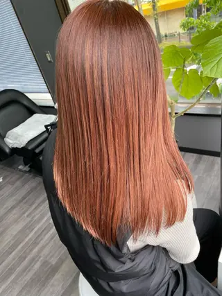 セミロング カラー オノ アカネのヘアスタイル