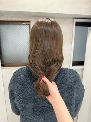 sena⌇ベージュ⌇ ブリーチなしWカラーのヘアスタイル