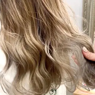 ロング カラー ヘアアレンジ 代表🎀 ふわモテ愛 され髪🩷yumiのヘアスタイル