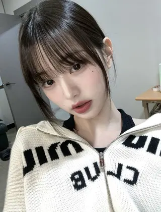 ロング カラー ブリーチなし🩶グレ ージュ🩶ニュアンスのヘアスタイル