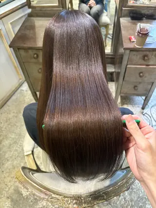 セミロング 美髪矯正 透明感 カラー⭐️ユウキのヘアスタイル