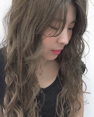 ロング 狩野 羅夢のヘアスタイル