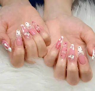 ロング カラー ニュ クインのネイルデザイン