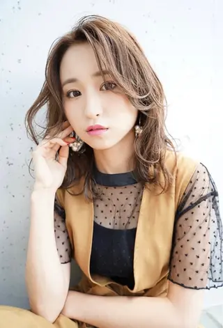 ミディアム カラー 加藤 あやみのヘアスタイル