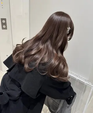 セミロング カラー 透明感カラー 🪽AYAKAのヘアスタイル