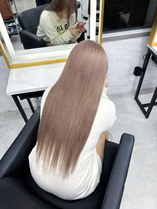 ロング カラー Assistant MOEのヘアスタイル