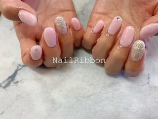 ネイル ネイルリボン 受付スタッフのネイルデザイン