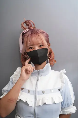 ミディアム ヘアアレンジ 推し活専用 【派手髪】飯野ゆかりのヘアスタイル