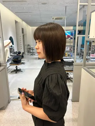 ミディアム アダチ ヒナタのヘアスタイル