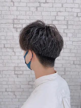 ショート パーマ ヘアアレンジ メンズ ブリーチなし艶カラー 東家のヘアスタイル