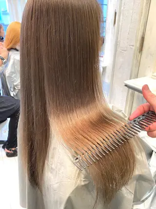 セミロング カラー ブリーチ koheiのヘアスタイル