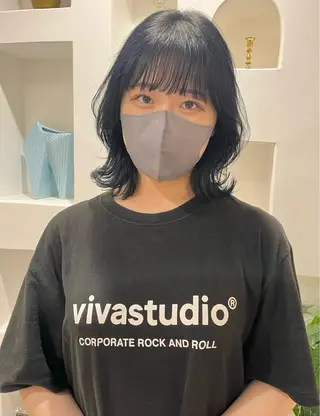 ミディアム カラー 網谷 萌夏のヘアスタイル