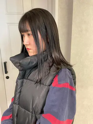 セミロング カラー ナチュラル透明感🌱 小山美樹子のヘアスタイル