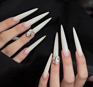 ネイル Raveil nail所属・宮本 凛のネイルデザイン