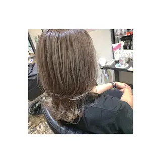 ミディアム カラー UMEDA FIGAROのヘアスタイル