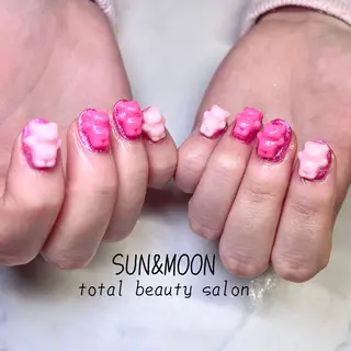 ネイル SUN&MOON REOのネイルデザイン