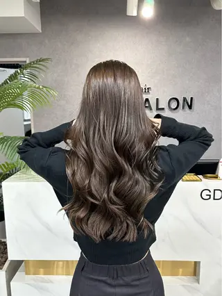 ロング 韓国風 白髪ぼかし NAOTOのヘアスタイル