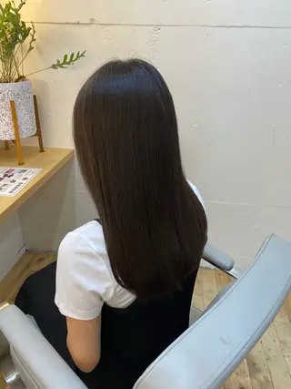 ロング 艶カラー／ストレート かとうゆうき🍯のヘアスタイル