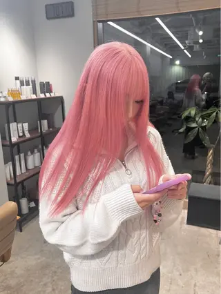 ロング カラー ブリーチ毛の縮毛矯正 ハイトーン/岡本智樹のヘアスタイル