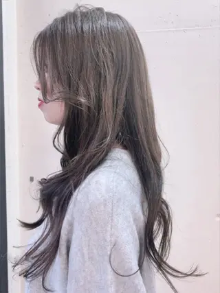 ロング 高津 千慧のヘアスタイル