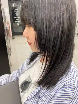 カラー MEMENTO YUZUのヘアスタイル