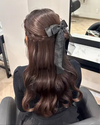 ロング ヘアアレンジ 𝒎𝒐𝒆🩰 名駅/ヘアメ/暖色♡のヘアスタイル