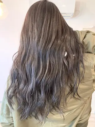 セミロング yoshihara yuukiのヘアスタイル