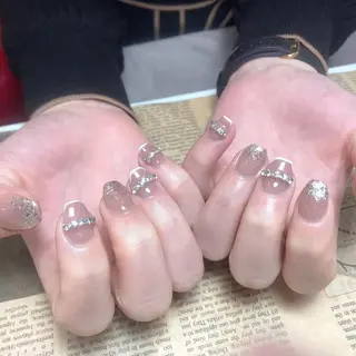 ネイル 🦋 Queenieのネイルデザイン