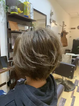 ショート カラー サトウ シューイチのヘアスタイル