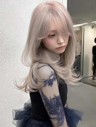 セミロング 祖慶 歩のヘアスタイル