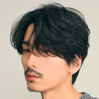 ショート パーマ メンズ 丸山 哲史のヘアスタイル