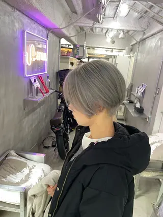 ショート カラー Raffichi 店長 Ryoのヘアスタイル