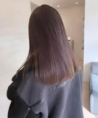 セミロング カラー サキ🤍ハイトーン 🩰くびれ巻きヘアのヘアスタイル