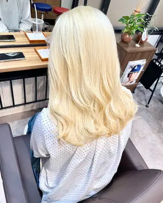 セミロング ブリーチ特化🎖️ピ ンクカラー高橋さやかのヘアスタイル